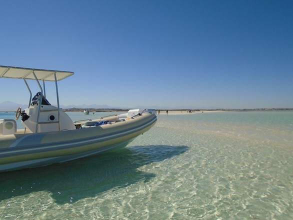 visit natural islands in Hurghada with Bullet Speedboats